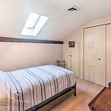 Runningwater Apartment In Lancaster With Deck Екстериор снимка