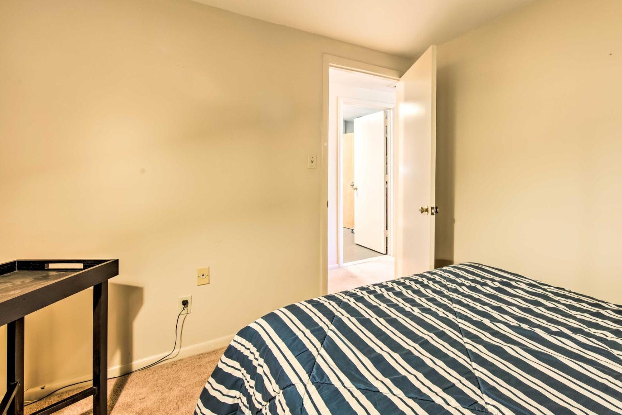 Runningwater Apartment In Lancaster With Deck Екстериор снимка