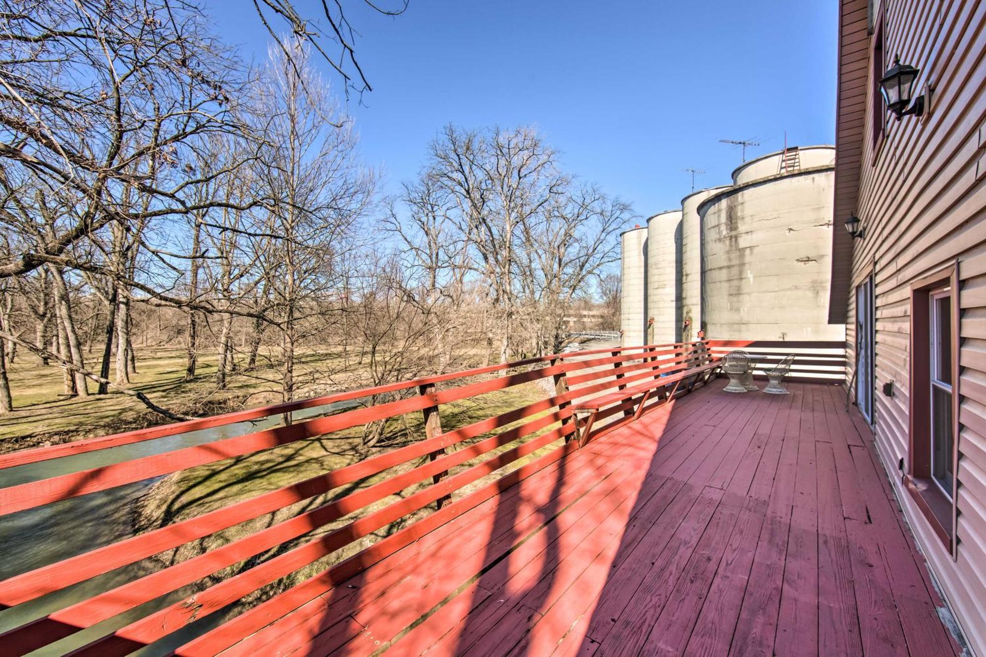 Runningwater Apartment In Lancaster With Deck Екстериор снимка