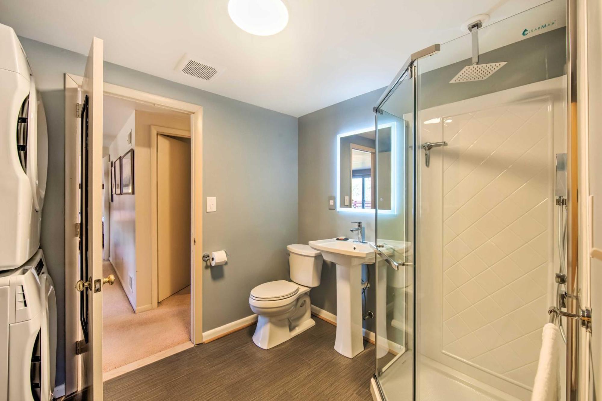 Runningwater Apartment In Lancaster With Deck Екстериор снимка